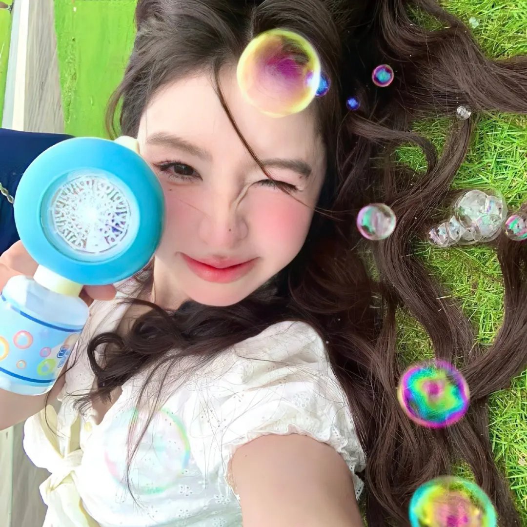 穿越白色空间 海报